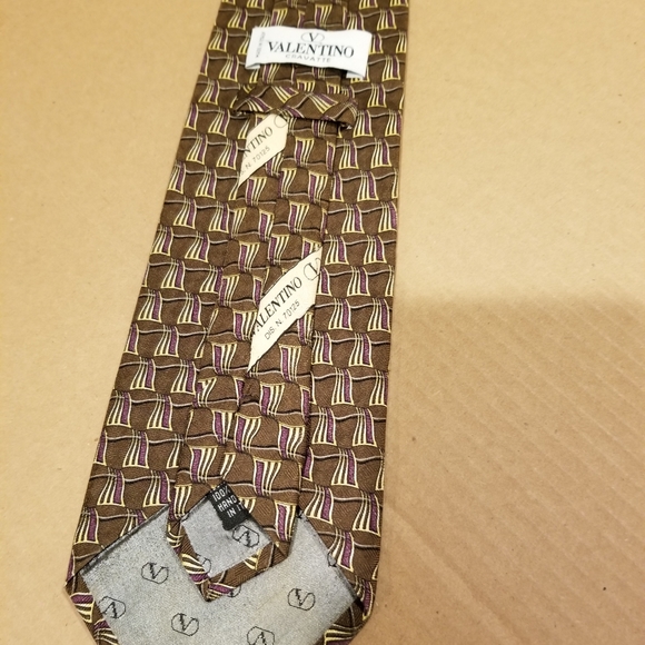 as new VALENTINO Cravatte Italian handmade 100% silk mens tie brown color - Picture 4 of 7